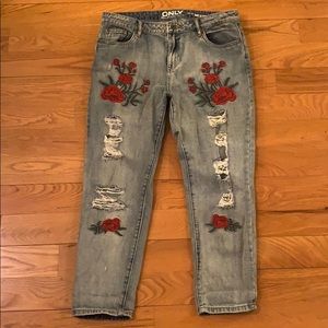 ONLY ripped and embroidered jeans/Size 30